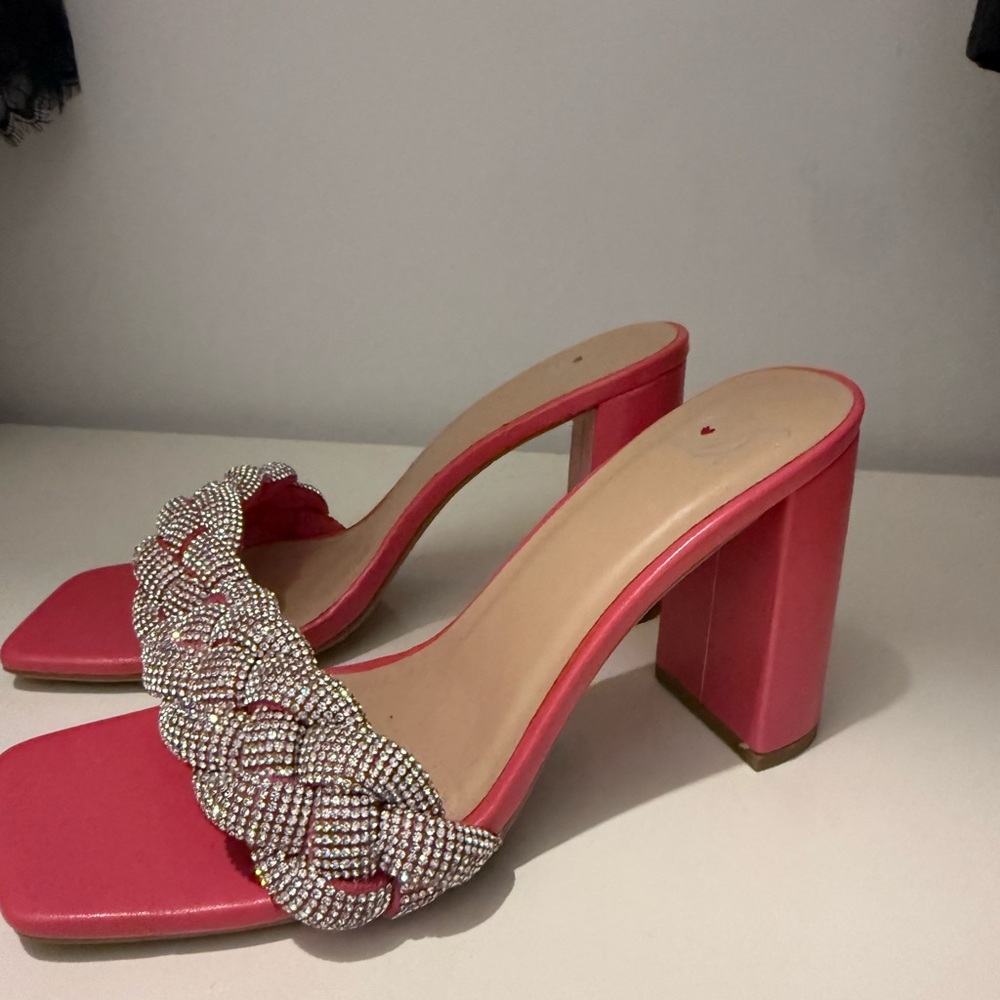 Pink heels - Picture 2 of 3